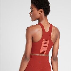 Athleta Concious Twist Crop in Powervita